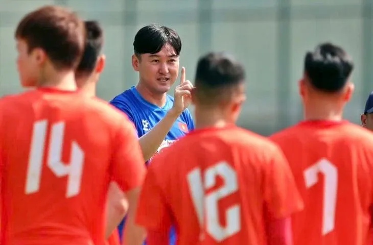 Lee Jung-soo chính thức dẫn dắt Kanchanaburi Power HLV Lee Jung-soo rời tuyển Việt Nam